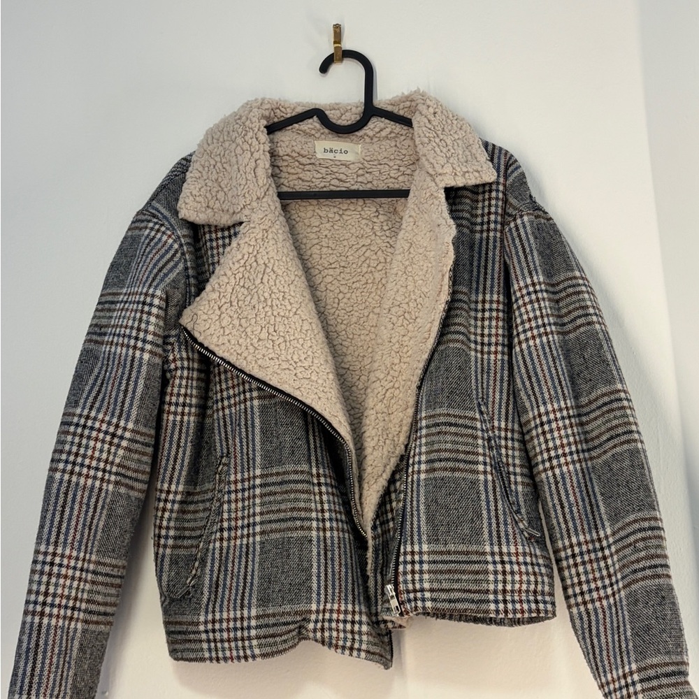 Bacio Women's Checkered Teddy Jacket - Gray and Cream